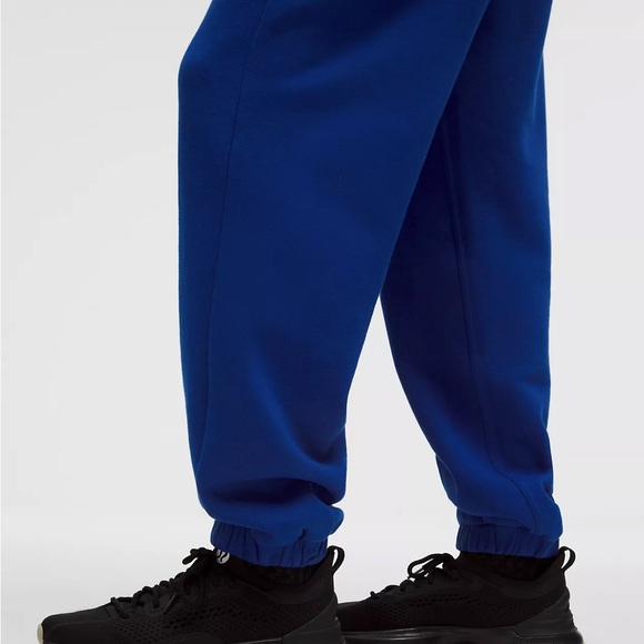 Lululemon Scuba Mid-Rise Oversized Jogger
Regular XS Royal Blue/Riverside Color - Picture 5 of 16